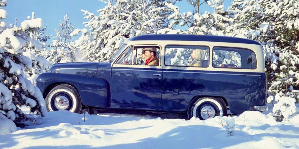 KLASSIKER: Volvo PV445 fyller 60 år i dag, 4. juli. FOTO: Volvo KLASSIKER: Volvo PV445 fyller 60 år i dag, 4. juli. FOTO: Volvo