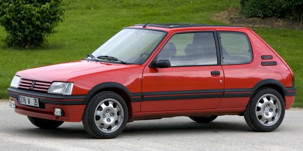 ORIGINALEN: Peugeot 205 GTI - her med 1,9-liters motor. FOTO: Peugeot ORIGINALEN: Peugeot 205 GTI - her med 1,9-liters motor. FOTO: Peugeot