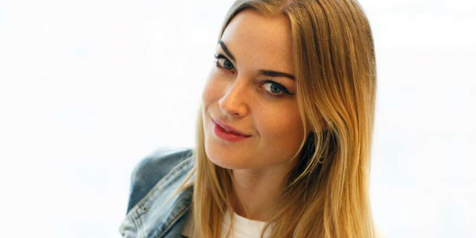 FERDIG: Slik blir resultatet med spiss eyeliner i cateyeform. FERDIG: Slik blir resultatet med spiss eyeliner i cateyeform.