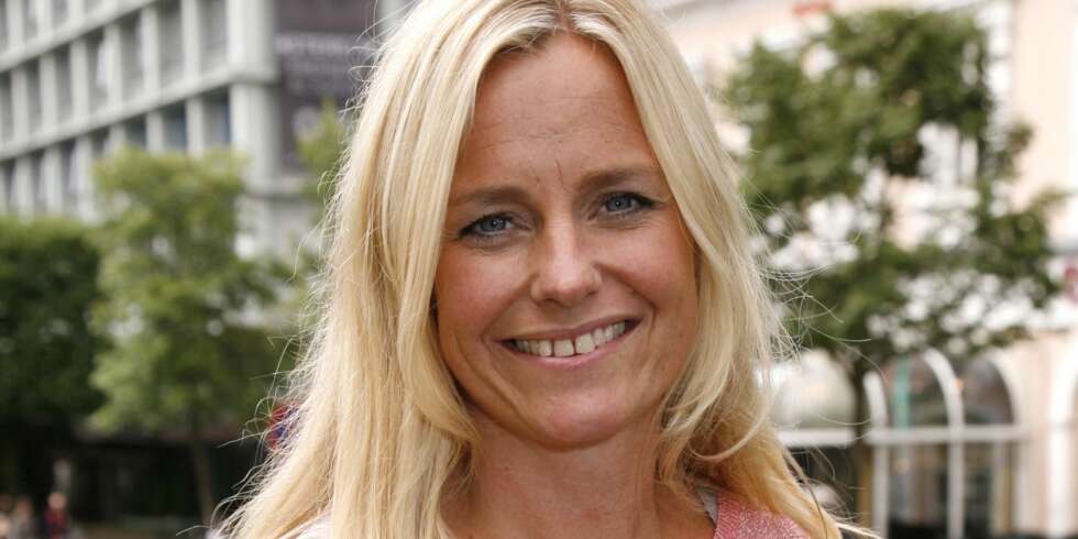 DROPPER KJOLESIRKUS: Solveig Kloppen vil kun ha ett antrekk under «Amandaprisen». - Vi skal lage en verdig og fin aften hvor vi hyller filmbransjen, sier hun. DROPPER KJOLESIRKUS: Solveig Kloppen vil kun ha ett antrekk under «Amandaprisen». - Vi skal lage en verdig og fin aften hvor vi hyller filmbransjen, sier hun.