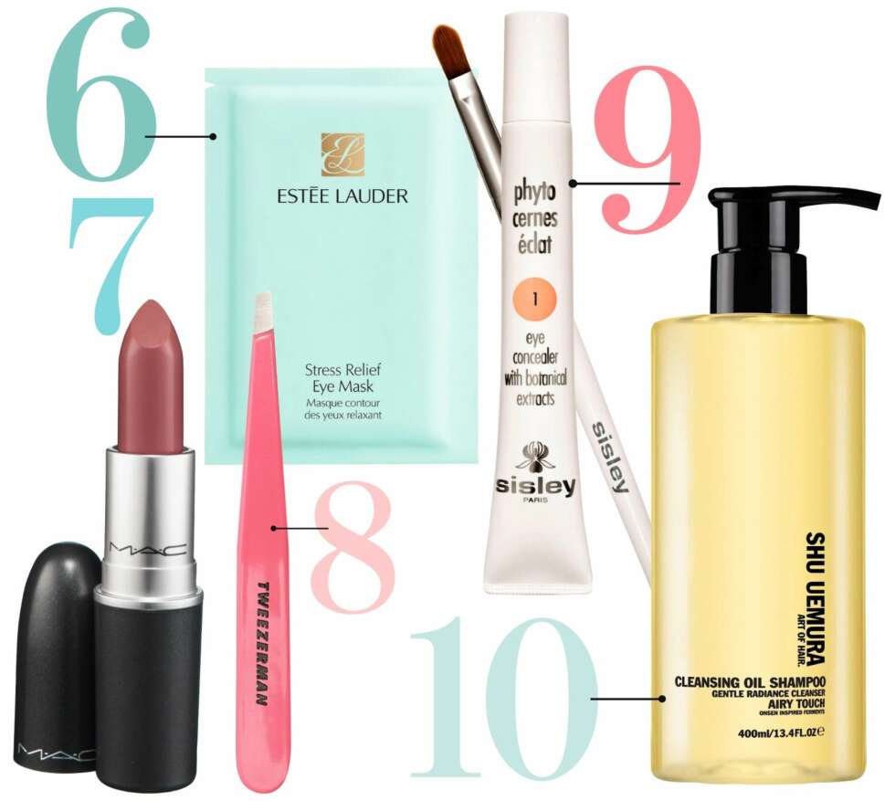KLARE FAVORITTER: 6. Øyemaske du garantert blir avhengig av fra Estée Lauder, kr 395; for 10 stk. 7. Leppestift i fargen hot tahiti fra MAC, kr 175. 8. Gjør napping til en lek med pinsetten fra Tweezerman, kr 200. 9. Concealer med metallapplikator fra Sisley, kr 580. 10. Sjampo med lett konsistens som skummer fort fra Shu Uemura, kr 465. KLARE FAVORITTER: 6. Øyemaske du garantert blir avhengig av fra Estée Lauder, kr 395; for 10 stk. 7. Leppestift i fargen hot tahiti fra MAC, kr 175. 8. Gjør napping til en lek med pinsetten fra Tweezerman, kr 200. 9. Concealer med metallapplikator fra Sisley, kr 580. 10. Sjampo med lett konsistens som skummer fort fra Shu Uemura, kr 465.