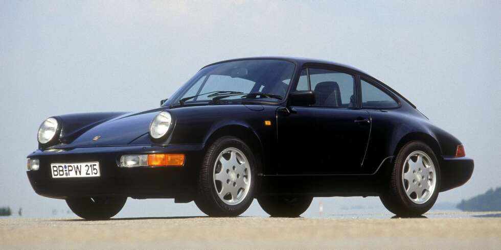 964: Tredje generasjon 911, lansert i 1988, fikk internnummeret 964. FOTO: Porsche 964: Tredje generasjon 911, lansert i 1988, fikk internnummeret 964. FOTO: Porsche