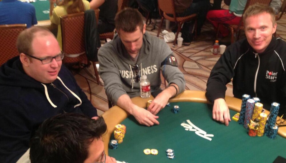 BLIKK FOR PENGER: Stephan Kjærstad (t.v) og Åge Spets (t.h) jeger bpengene i WSOP. Åge har imidlertid et klart bedre utgangspunkt enn Stephan. BLIKK FOR PENGER: Stephan Kjærstad (t.v) og Åge Spets (t.h) jeger bpengene i WSOP. Åge har imidlertid et klart bedre utgangspunkt enn Stephan.