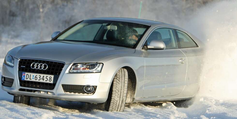 UNNTAKET: Hvite biler taper seg raskere i verdi enn tilsvarende modeller i andre farger. Men det finnes unntak. En bil med riktig design og riktig utstyr, for eksempel Audi A5, holder seg like godt i verdi som hvit. UNNTAKET: Hvite biler taper seg raskere i verdi enn tilsvarende modeller i andre farger. Men det finnes unntak. En bil med riktig design og riktig utstyr, for eksempel Audi A5, holder seg like godt i verdi som hvit.