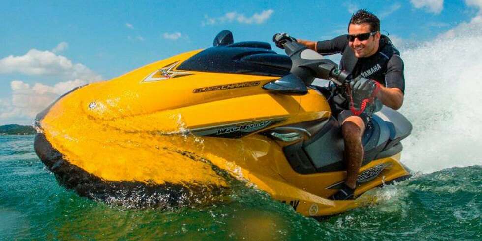 LOVLIG: Det er vedtatt å oppheve forbudet mot bruk av vannscootere. Bruk av vannscootere blir tillatt så lenge man holder seg minst 400 meter fra land i sjø, og 500 meter fra land i ferskvann. FOTO: Yamaha LOVLIG: Det er vedtatt å oppheve forbudet mot bruk av vannscootere. Bruk av vannscootere blir tillatt så lenge man holder seg minst 400 meter fra land i sjø, og 500 meter fra land i ferskvann. FOTO: Yamaha