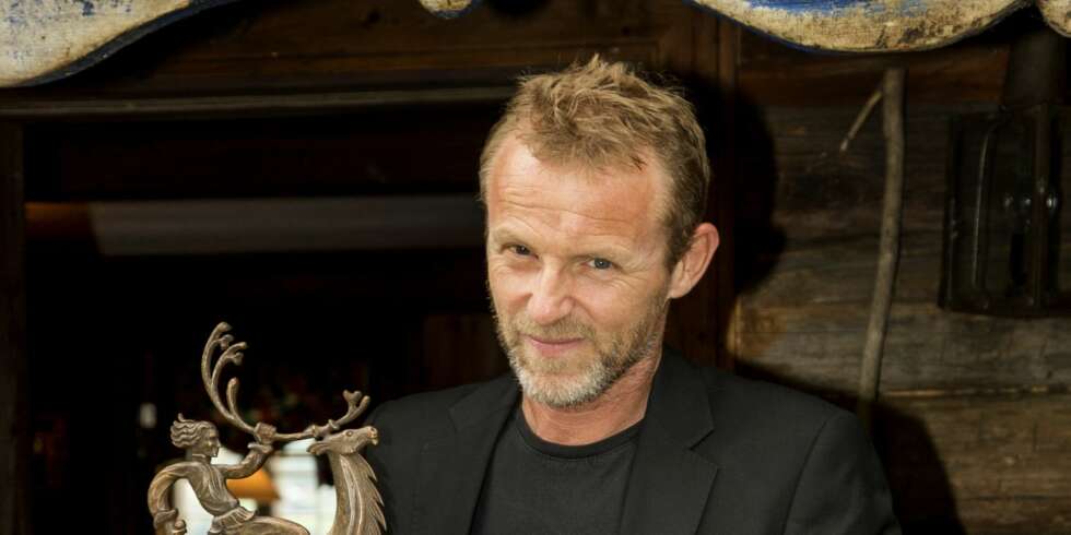 GIR BORT ALT: Jo Nesbø vil at det aller meste av sin store formue skal gå til veldedighet når han dør. GIR BORT ALT: Jo Nesbø vil at det aller meste av sin store formue skal gå til veldedighet når han dør.