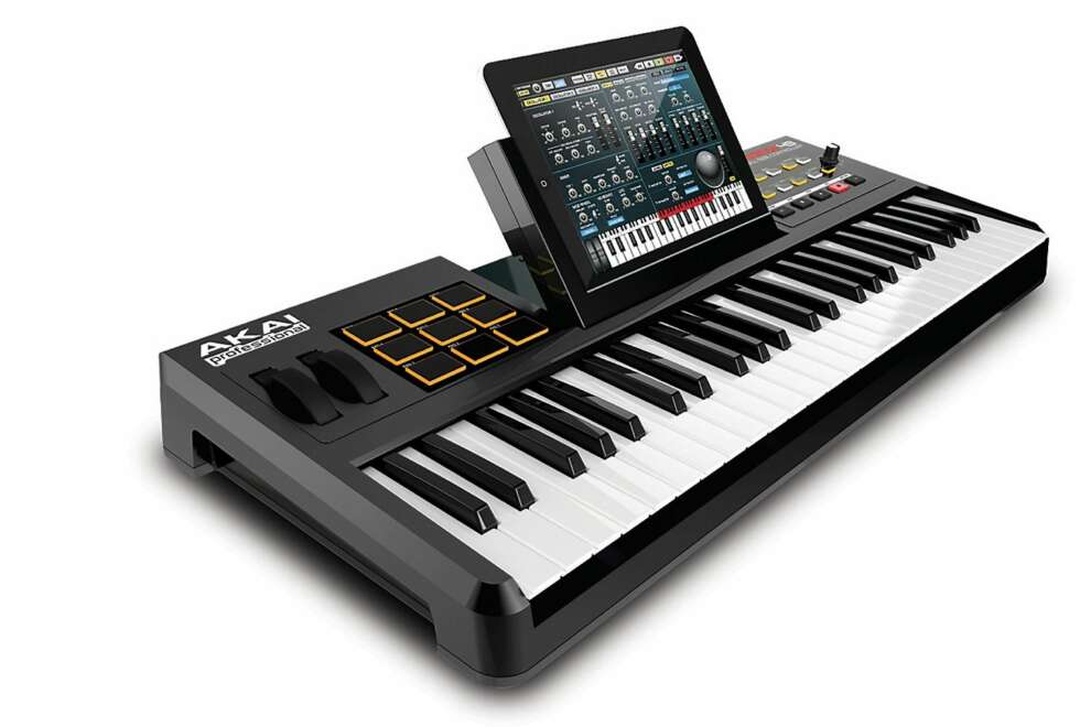 SPILL INN: SynthStation49 fra Akai lar deg ta opp dine egne låter. Pianoet har 49 tangenter. SPILL INN: SynthStation49 fra Akai lar deg ta opp dine egne låter. Pianoet har 49 tangenter.