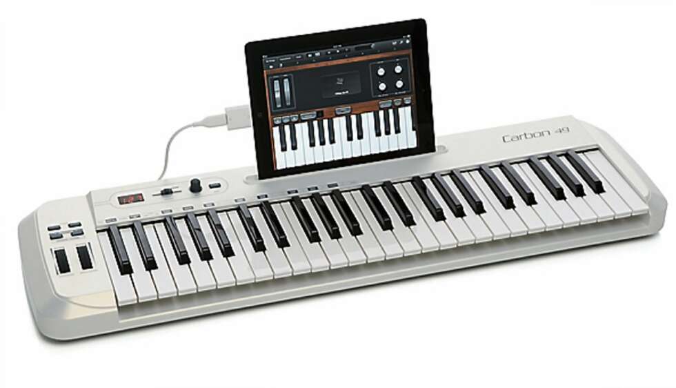 TONETASTER: Samson Carbon 49 er et MIDI-keyboard med 49 tangenter. TONETASTER: Samson Carbon 49 er et MIDI-keyboard med 49 tangenter.
