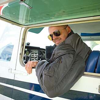 PILOTBRILLER: Tommy har alltid vært flyentusiast. At en av hans favorittfilmer er «Top Gun», er ikke overraskende. PILOTBRILLER: Tommy har alltid vært flyentusiast. At en av hans favorittfilmer er «Top Gun», er ikke overraskende.