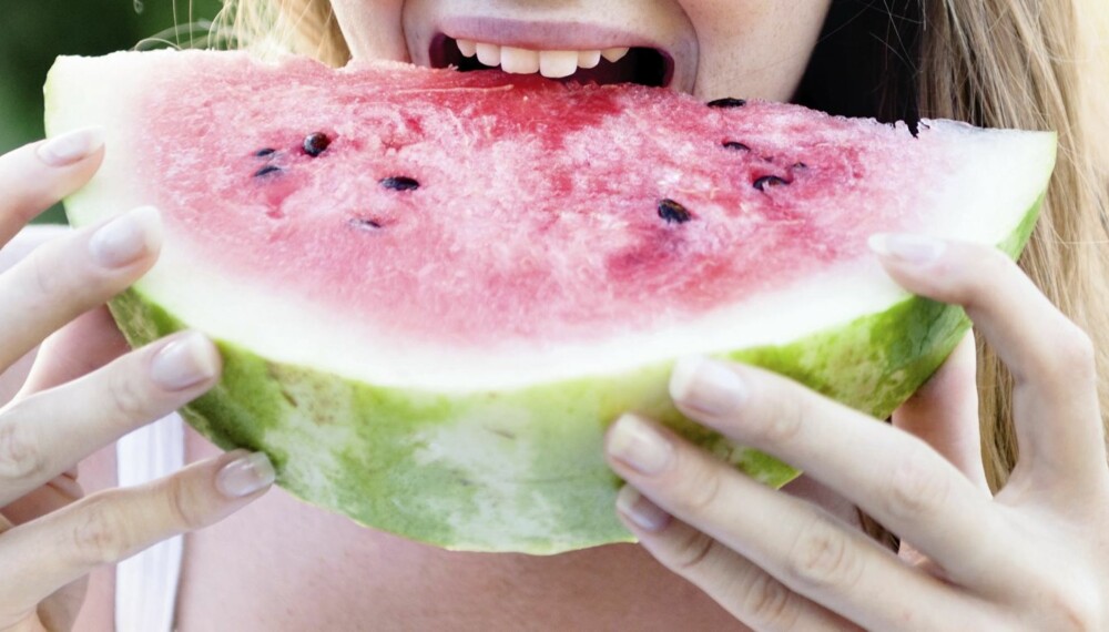 SKJØNN NÆRING: Grønnsaker, nøtter, avokado, banan og melon - her er supermaten som gir deg finere hud og hår, i tillegg til å redusere slapphet og søtsuget. Det er vel noe å teste ut? SKJØNN NÆRING: Grønnsaker, nøtter, avokado, banan og melon - her er supermaten som gir deg finere hud og hår, i tillegg til å redusere slapphet og søtsuget. Det er vel noe å teste ut?