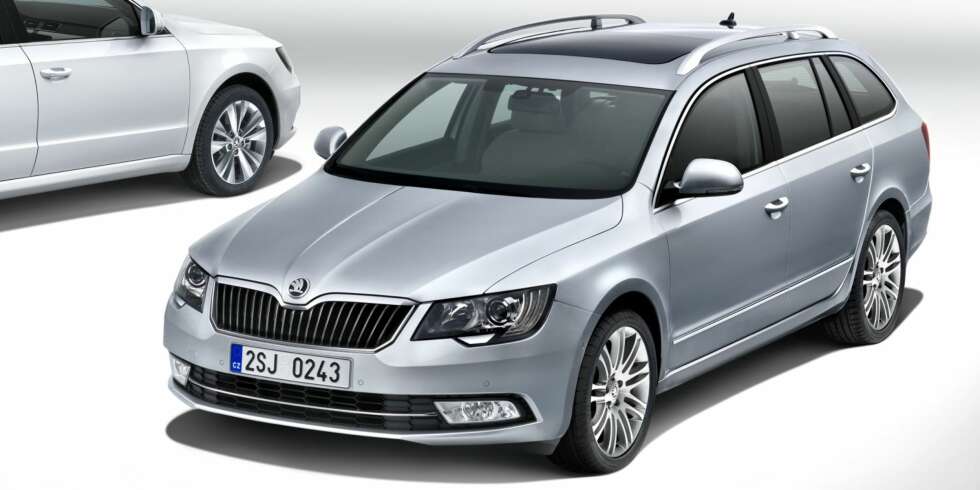 FACELIFT: Både front og hekk er endret. FOTO: Skoda FACELIFT: Både front og hekk er endret. FOTO: Skoda