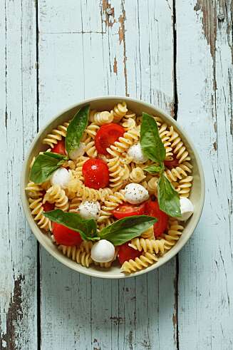 PASTASALAT: Bruk fullkornspasta som et sunnere alternativ! PASTASALAT: Bruk fullkornspasta som et sunnere alternativ!