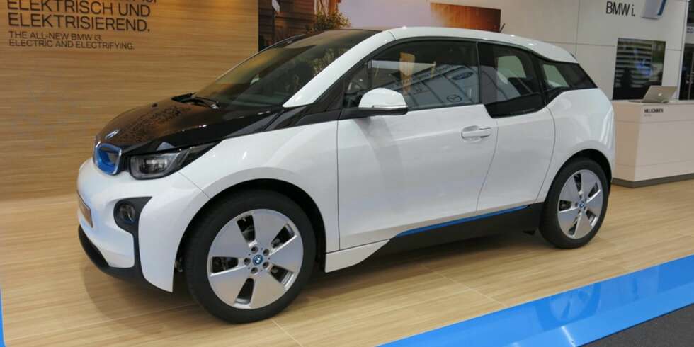 ALLEREDE POPULÆR: BMW i3 kommer i november, men allerede nå har mange nordmenn bestilt bilen. FOTO: Martin Jansen ALLEREDE POPULÆR: BMW i3 kommer i november, men allerede nå har mange nordmenn bestilt bilen. FOTO: Martin Jansen