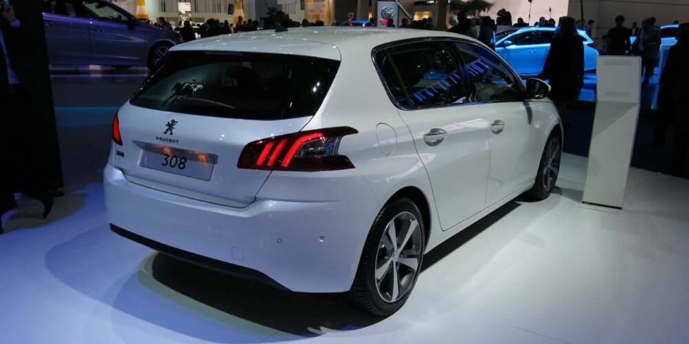 KOMMER I OKTOBER: Prisene på nye Peugeot 308 starter på 219 900 kroner. FOTO: Martin Jansen KOMMER I OKTOBER: Prisene på nye Peugeot 308 starter på 219 900 kroner. FOTO: Martin Jansen