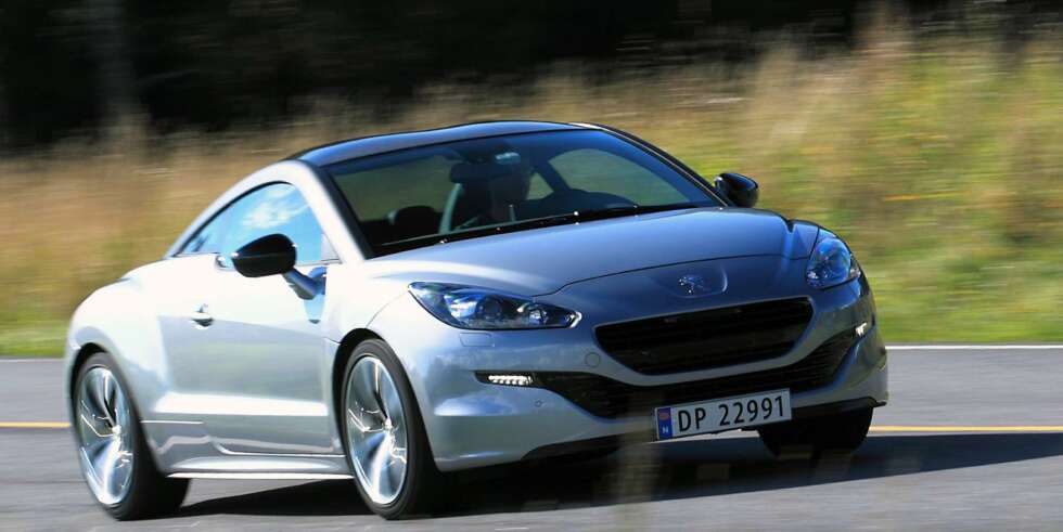 FORNUFT: Det er sjelden god økonomi i å kjøpe sportsbil i Norge. Skal du likevel gjøre det, er RCZ 1,6 THP med 156 hk kanskje det mest fornuftige valget. Pris og forbruk som en familiestasjonsvogn, og krefter nok. FOTO: Egil Nordlien, HM Foto FORNUFT: Det er sjelden god økonomi i å kjøpe sportsbil i Norge. Skal du likevel gjøre det, er RCZ 1,6 THP med 156 hk kanskje det mest fornuftige valget. Pris og forbruk som en familiestasjonsvogn, og krefter nok. FOTO: Egil Nordlien, HM Foto
