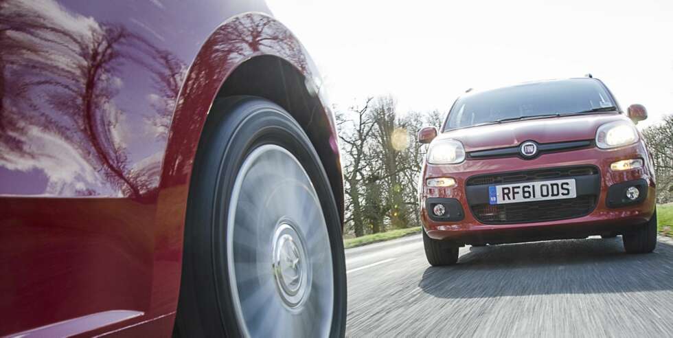 KAMP: VW Up! vs Fiat Panda. Italia vs Tyskland. Pasta vs schweinshaxe. Schwiensteiger vs Pirlo KAMP: VW Up! vs Fiat Panda. Italia vs Tyskland. Pasta vs schweinshaxe. Schwiensteiger vs Pirlo