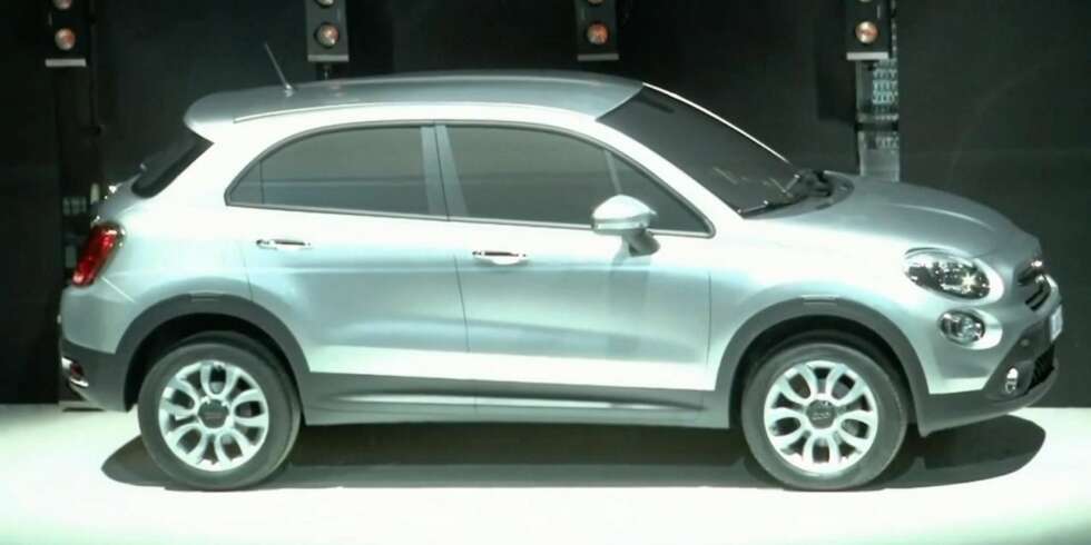LITEN SUV: Fiat 500X blir en liten SUV som skal konkurrere med blant annet Mini Countryman. LITEN SUV: Fiat 500X blir en liten SUV som skal konkurrere med blant annet Mini Countryman.