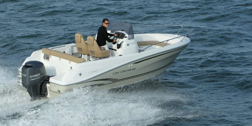 JEANNAU CAP CAMARAT: Her er det Cap Camarat 6.5 CC som har fått et tillegg etter navnet: Serie 2. FOTO: Jeanneau JEANNAU CAP CAMARAT: Her er det Cap Camarat 6.5 CC som har fått et tillegg etter navnet: Serie 2. FOTO: Jeanneau