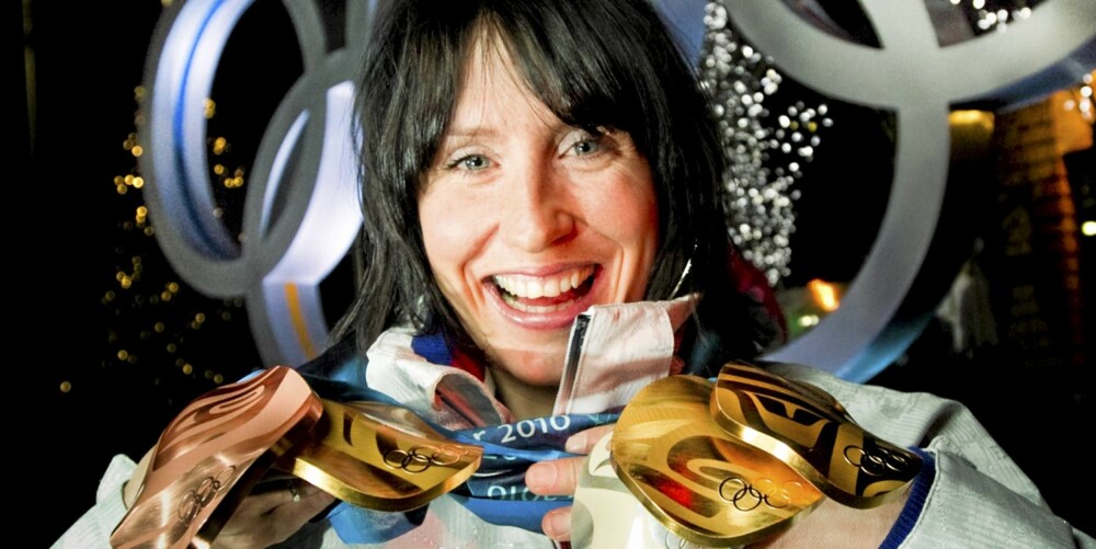 OL 2010: Marit Bjørgen med alle medaljene hun tok i langrenn under OL i Vancouver 2010. Tre gull, en sølv og en bronse. OL 2010: Marit Bjørgen med alle medaljene hun tok i langrenn under OL i Vancouver 2010. Tre gull, en sølv og en bronse.