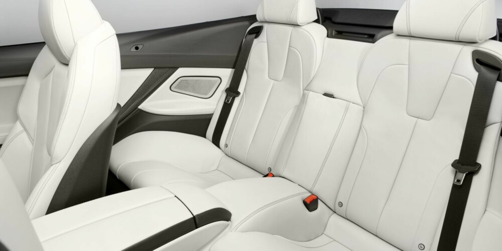 BAKSETET: Alt er gjennomført til minste detalj. Foto: BMW BAKSETET: Alt er gjennomført til minste detalj. Foto: BMW