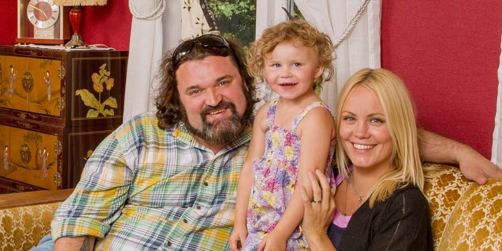 KJERNEFAMILIE: Tid med familien er svært viktig for Hans-Erik. I sommer har han kost seg med kona Gro og datteren Else Victoria i idylliske Arendal. KJERNEFAMILIE: Tid med familien er svært viktig for Hans-Erik. I sommer har han kost seg med kona Gro og datteren Else Victoria i idylliske Arendal.