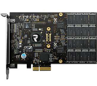 SSD I PCIE: For å få maksimal ytelse er systemdisken koblet rett inn i hjertet av hovedkortet. SATA blir rett
og slett for tregt for denne superdisken. SSD I PCIE: For å få maksimal ytelse er systemdisken koblet rett inn i hjertet av hovedkortet. SATA blir rett
og slett for tregt for denne superdisken.