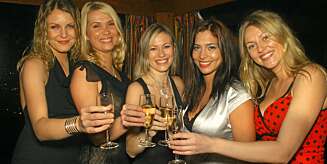 GODE MINNER: Benedikte med gode TV 2-kollegaer, da værdamene hadde fest i 2003. Her med Gry Hege Thorslund, Siri Kalvig, Isabella Martinsen og Eli Kari Gjengedal. GODE MINNER: Benedikte med gode TV 2-kollegaer, da værdamene hadde fest i 2003. Her med Gry Hege Thorslund, Siri Kalvig, Isabella Martinsen og Eli Kari Gjengedal.