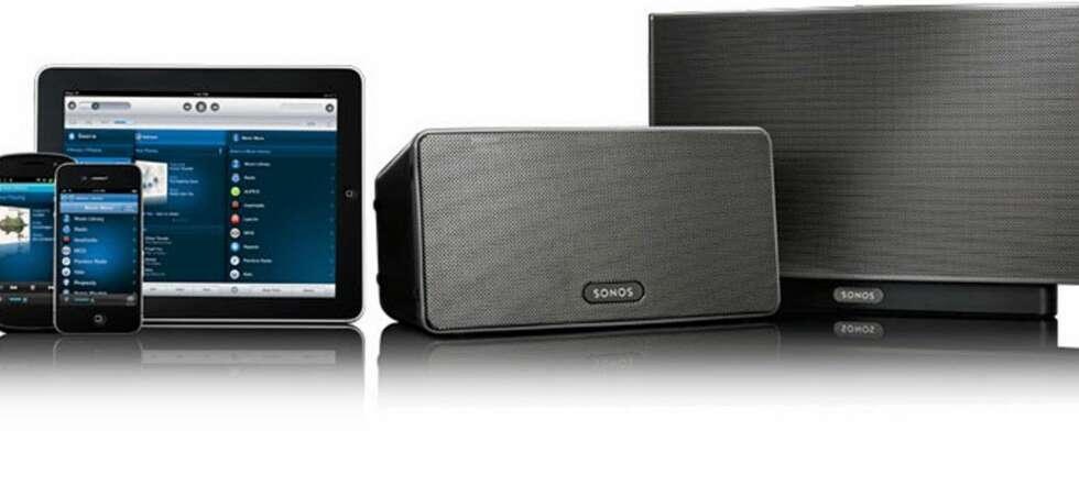FAMILIEFOTO: Sonos består av programvare og høyttalere og forsterkere. Her er Sonos Play:3 og Play:5 avbildet sammen med kontrollere på Android, iOS og iPad. FAMILIEFOTO: Sonos består av programvare og høyttalere og forsterkere. Her er Sonos Play:3 og Play:5 avbildet sammen med kontrollere på Android, iOS og iPad.