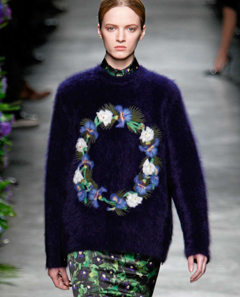 ANGORA; Et elsket og hatet materiale.. Denne kreasjonen er fra Givenchy. ANGORA; Et elsket og hatet materiale.. Denne kreasjonen er fra Givenchy.