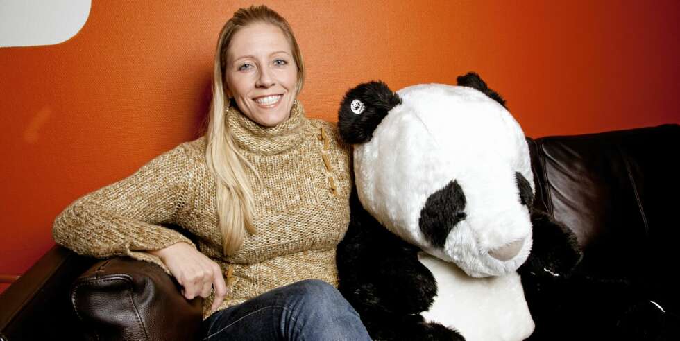 Nina Jensen, søster til Siv Jensen, er generalsekretær i WWF. Hvis Jens Stoltenberg varsler en ny klimalov, vil hun sykle ham på tandem til Statsministerens kontor. Nina Jensen, søster til Siv Jensen, er generalsekretær i WWF. Hvis Jens Stoltenberg varsler en ny klimalov, vil hun sykle ham på tandem til Statsministerens kontor.
