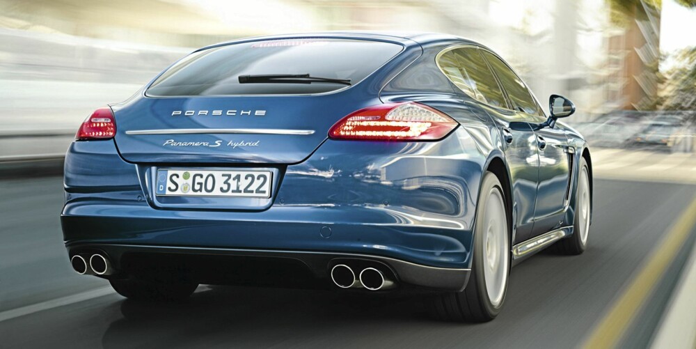 INGEN SINKE: Med 379 hester er ikke Panamera Hybrid noen sinke. Toppfarten er på 270 km/t. INGEN SINKE: Med 379 hester er ikke Panamera Hybrid noen sinke. Toppfarten er på 270 km/t.