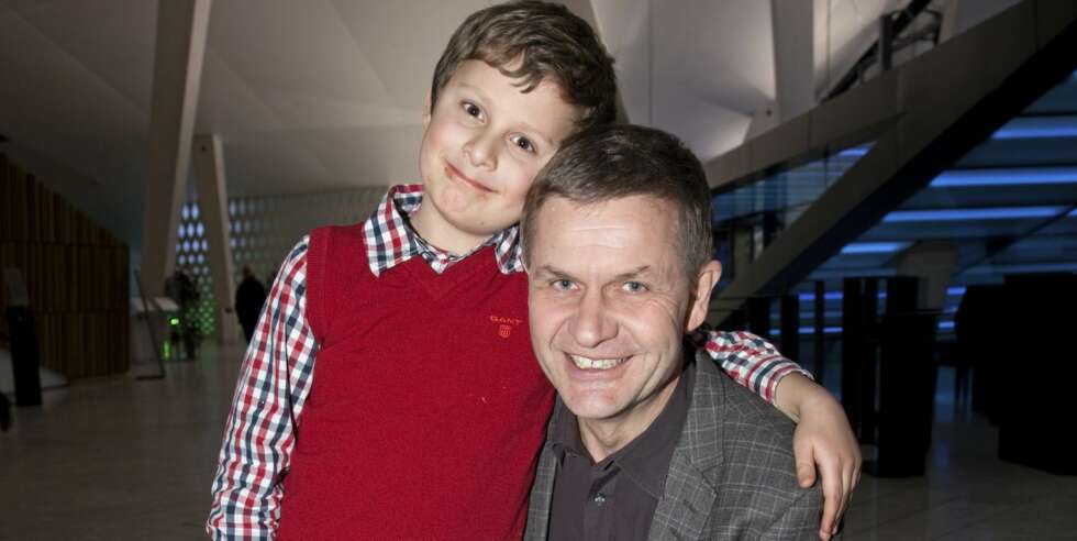 GLAD I PAPPA: Erik Solheim er stolt pappa for sønnen Aksel. Her er de avbildet i 2010. GLAD I PAPPA: Erik Solheim er stolt pappa for sønnen Aksel. Her er de avbildet i 2010.