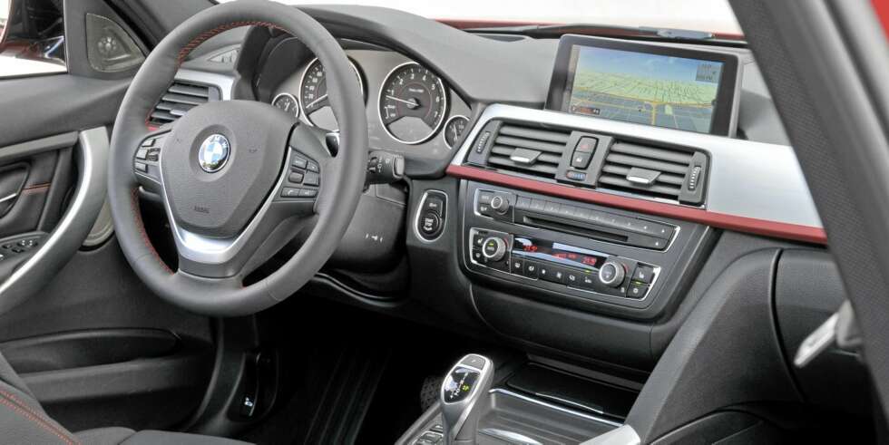 SPORT LINE: Slik er interiøret i Sport Line. Foto: BMW SPORT LINE: Slik er interiøret i Sport Line. Foto: BMW