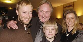 TETTE BÅND: Kjetil sammen med sin pappa Finn, hans kjære Marianne Skovli Aamodt og sønnen Kasper. TETTE BÅND: Kjetil sammen med sin pappa Finn, hans kjære Marianne Skovli Aamodt og sønnen Kasper.