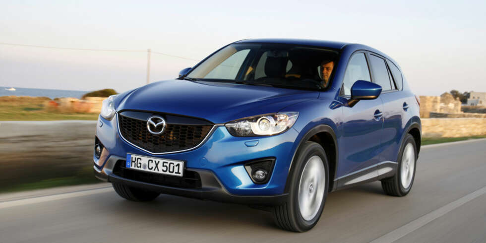 KJØRER BRA: Det inntrykket vi fikk på vår prøvetur var at Mazda CX-5 er blant de aller beste SUV-ene når det kommer til kjøreegenskaper. KJØRER BRA: Det inntrykket vi fikk på vår prøvetur var at Mazda CX-5 er blant de aller beste SUV-ene når det kommer til kjøreegenskaper.