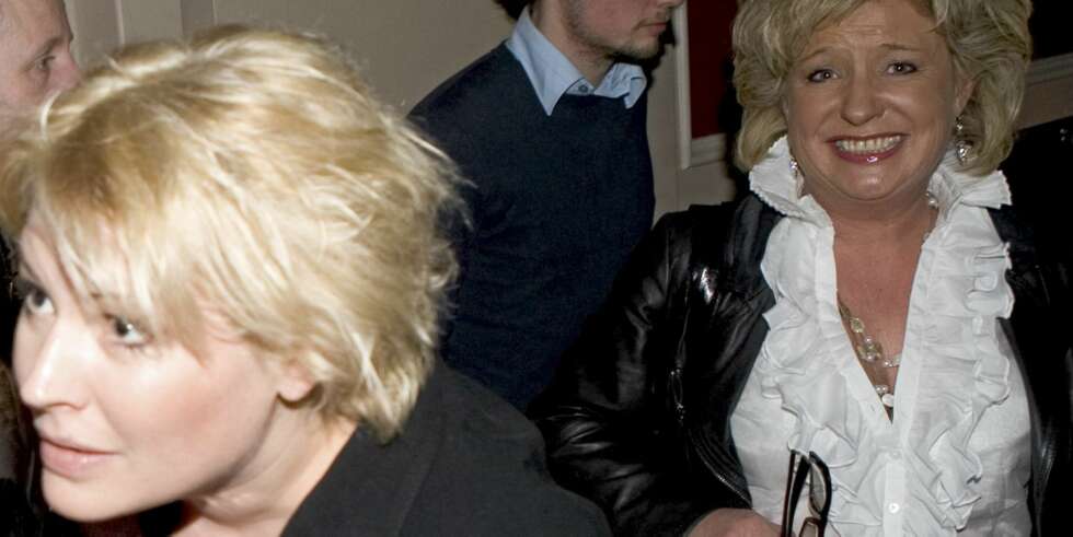 TO SKRITT BAK: Anne-Kat. Hærland hadde alltid en god støtte av manager og venninne Grethe-Laila Fjeldberg. Her avbildet i 2007. TO SKRITT BAK: Anne-Kat. Hærland hadde alltid en god støtte av manager og venninne Grethe-Laila Fjeldberg. Her avbildet i 2007.