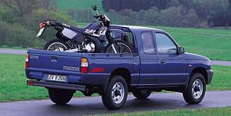 HAR HATT: Mazda B2000 HAR HATT: Mazda B2000