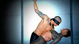 PENT PAR: Jennifer Lopez og hennes kjæreste/førsteelsker Casper Smart holder ikke igjen i videoen til "Dance Again". PENT PAR: Jennifer Lopez og hennes kjæreste/førsteelsker Casper Smart holder ikke igjen i videoen til "Dance Again".