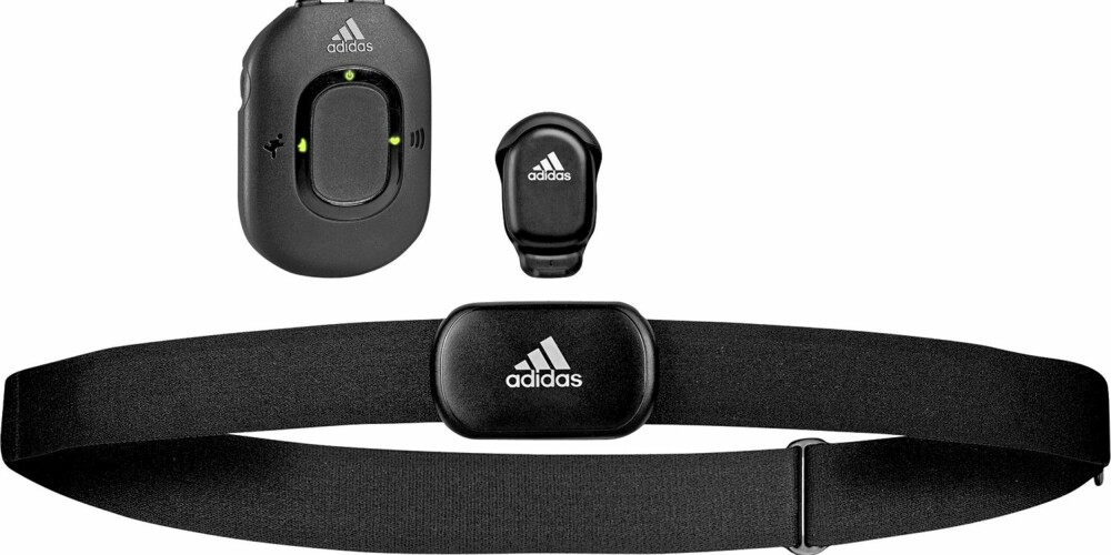 KNOCK-OUT PÅ NIKE: Nike var smarte nok til å ta en telefon til Apple når de hadde Nike plus på tegnebordet, og sammen med iPod skapte de en ny joggebølge. Men nå er Adidas ute med et treningssystem som slår Nike langt ned i joggeskoene. Systemet består av pulsmåler, skritteller, en ¿kommandoenhet¿ og meget bra programvare. KNOCK-OUT PÅ NIKE: Nike var smarte nok til å ta en telefon til Apple når de hadde Nike plus på tegnebordet, og sammen med iPod skapte de en ny joggebølge. Men nå er Adidas ute med et treningssystem som slår Nike langt ned i joggeskoene. Systemet består av pulsmåler, skritteller, en ¿kommandoenhet¿ og meget bra programvare.