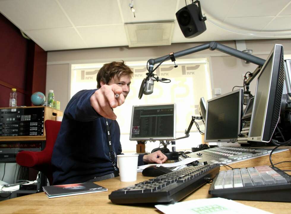 Mats Borch Bugge leder et humørpreget, engasjert møte der heftig diskusjon og latter sitter løst. Mats Borch Bugge leder et humørpreget, engasjert møte der heftig diskusjon og latter sitter løst.