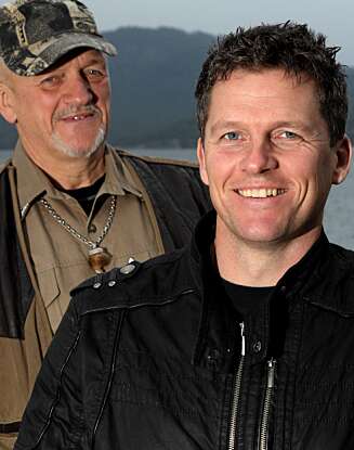 FAR OG SØNN: Magnar og Roger Reigstad elsker havet, båter - og mye annet. FOTO: Egil Nordlien HM Foto FAR OG SØNN: Magnar og Roger Reigstad elsker havet, båter - og mye annet. FOTO: Egil Nordlien HM Foto