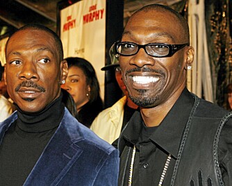Eddie Murphy med storebror Charlie (t.h.) Eddie Murphy med storebror Charlie (t.h.)