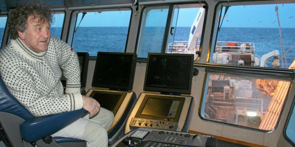 SILD: Vi møter Dag Lindebjerg. Her på sildefiske med Gardar. FOTO: NRK SILD: Vi møter Dag Lindebjerg. Her på sildefiske med Gardar. FOTO: NRK
