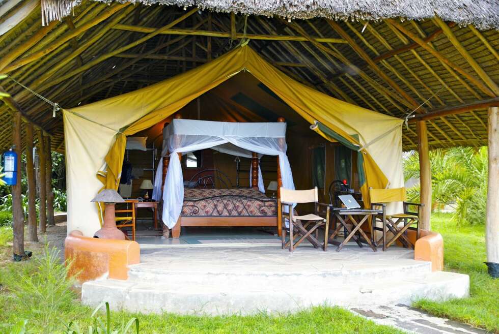 HØY STANDARD: Vi bor godt underveis. På Flamingo Hill Tented Camp ved Lake Nakuru overnatter vi i luksustelt med dusj, WC og egen veranda. HØY STANDARD: Vi bor godt underveis. På Flamingo Hill Tented Camp ved Lake Nakuru overnatter vi i luksustelt med dusj, WC og egen veranda.