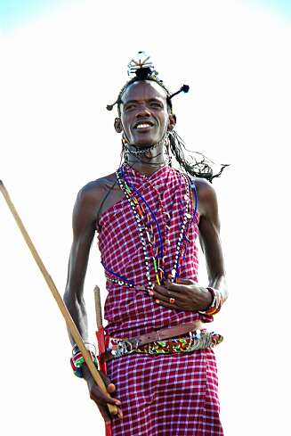 KONTRASTER: I naturreservatet Masai Mara ser vi hvordan masaiene lever. KONTRASTER: I naturreservatet Masai Mara ser vi hvordan masaiene lever.