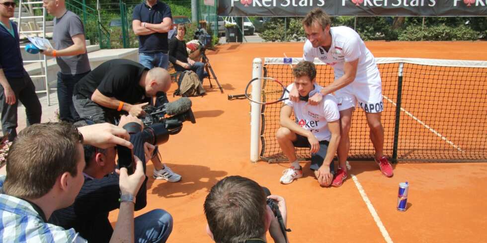 YDMYKELSEN: Det finnes verre ting for en svenske enn å tape for en nordmann i tennis. Eller...gjør det det? YDMYKELSEN: Det finnes verre ting for en svenske enn å tape for en nordmann i tennis. Eller...gjør det det?
