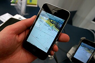 NAVIONICS: Over halvparten av nordmenn har nå en smarttelefon. Vi laster ned app-er til hverdags, og i disse dager ligger navigeringsapp-er som Navionic blant de mest solgte. FOTO: Terje Haugen NAVIONICS: Over halvparten av nordmenn har nå en smarttelefon. Vi laster ned app-er til hverdags, og i disse dager ligger navigeringsapp-er som Navionic blant de mest solgte. FOTO: Terje Haugen
