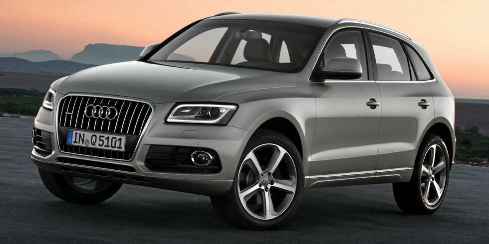 SKARPERE: Singelframegrillen får den nye Audi-designen med skarpe hjørner og tydelige vertikale linjer. Foto: Audi SKARPERE: Singelframegrillen får den nye Audi-designen med skarpe hjørner og tydelige vertikale linjer. Foto: Audi