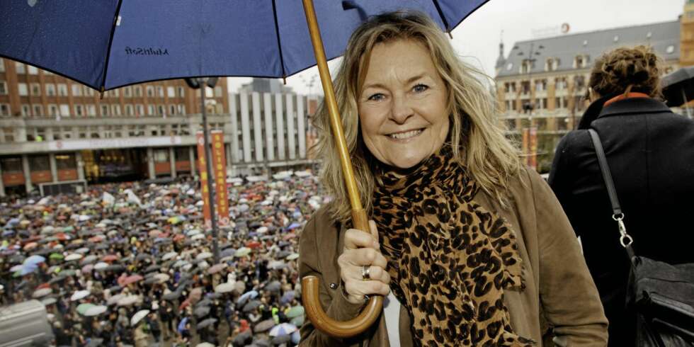 I REGNVÆRET: Elisabeth Andreassen satte stor pris på å oppleve den gode stemningen på Youngstorget i Oslo. I REGNVÆRET: Elisabeth Andreassen satte stor pris på å oppleve den gode stemningen på Youngstorget i Oslo.