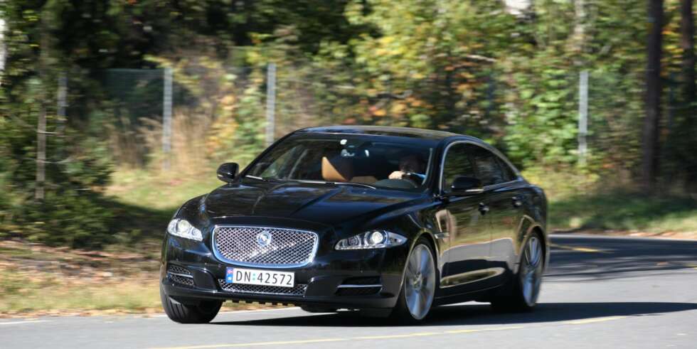 BIL FOR MENN?: Ni av ti kunder hos Jaguar Norge er menn. Foto: Egil Nordlien HM Foto BIL FOR MENN?: Ni av ti kunder hos Jaguar Norge er menn. Foto: Egil Nordlien HM Foto